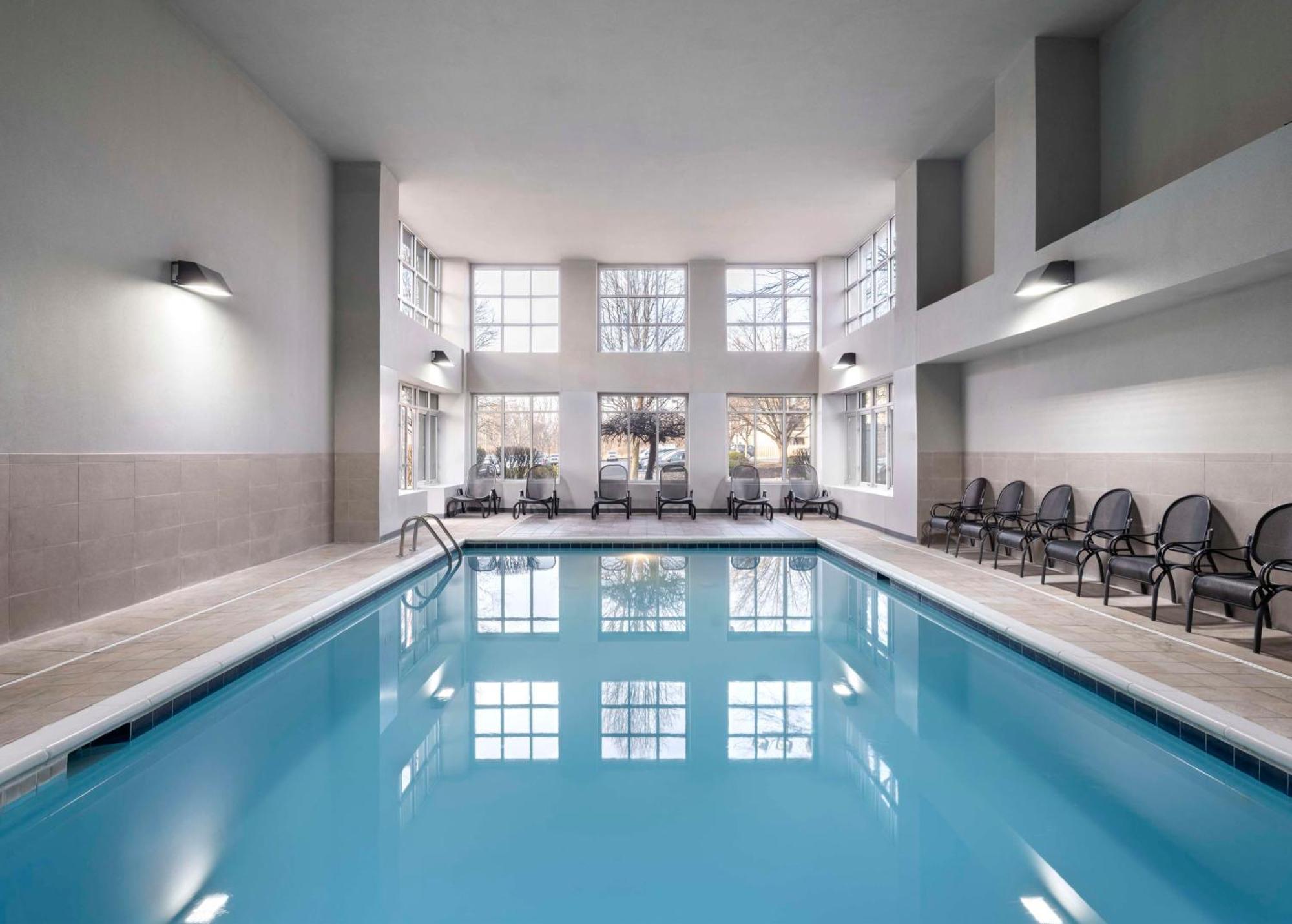 Homewood Suites Columbus - Airport Екстер'єр фото