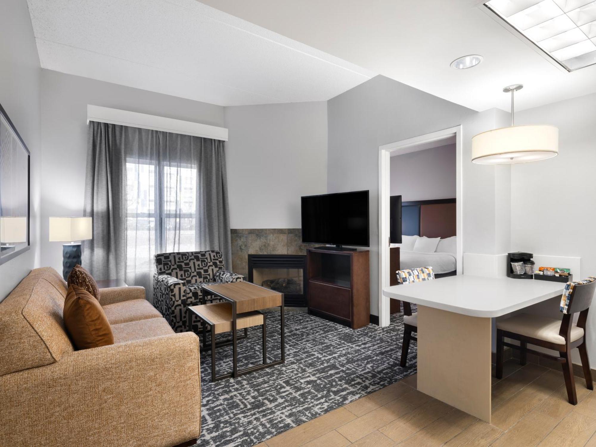 Homewood Suites Columbus - Airport Екстер'єр фото